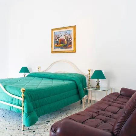 Spacious In With Mountain View