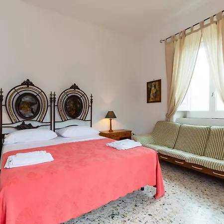 Spacious In With Mountain View Apartment *