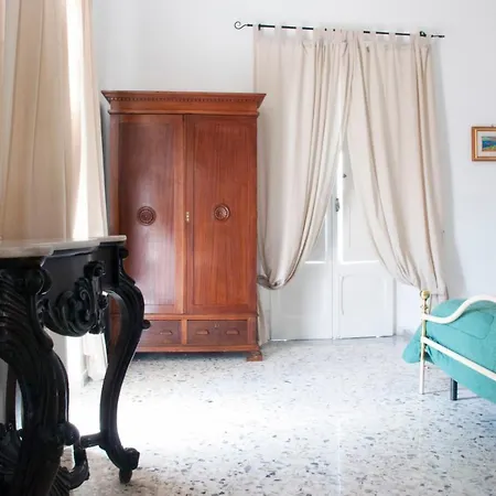 Spacious In With Mountain View Apartment