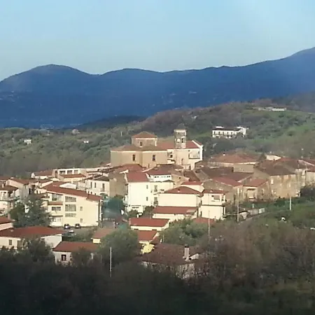 Apartment Spacious In With Mountain View