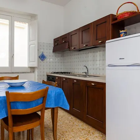 Spacious In With Mountain View