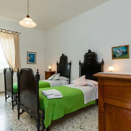 Spacious In With Mountain View Ceraso