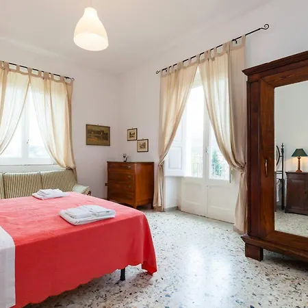 Appartamento Spacious In With Mountain View