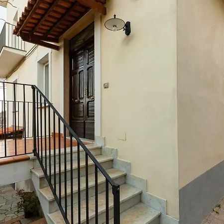 Apartment Spacious In With Mountain View Ceraso
